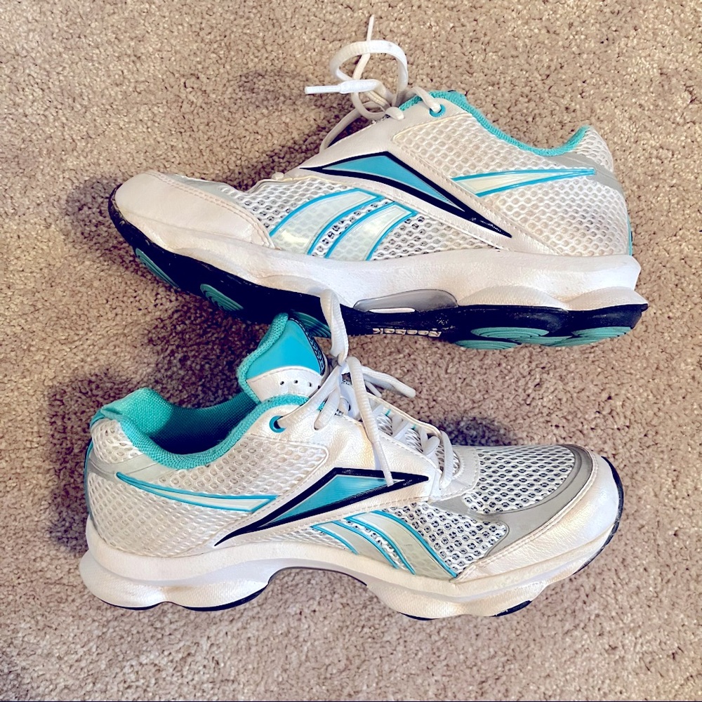 Reebok Easy Tone Sneakers Size 8.5 Aqua Blue & White